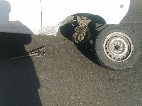 В Челябинске отлетевшее от ВАЗа колесо снесло школьника Сегодня в 11:28